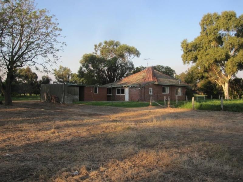 77 Page Road, Keysbrook WA 6126