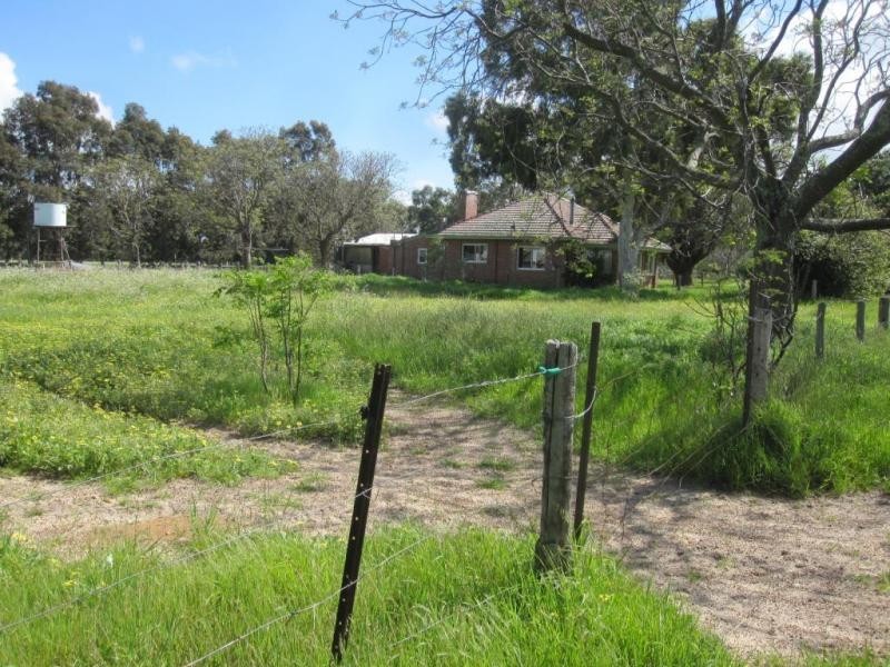 77 Page Road, Keysbrook WA 6126