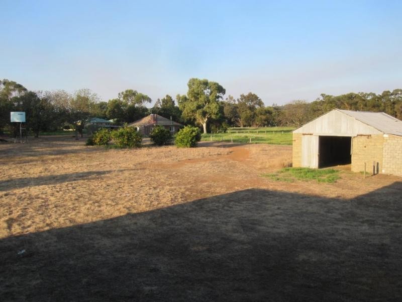 77 Page Road, Keysbrook WA 6126