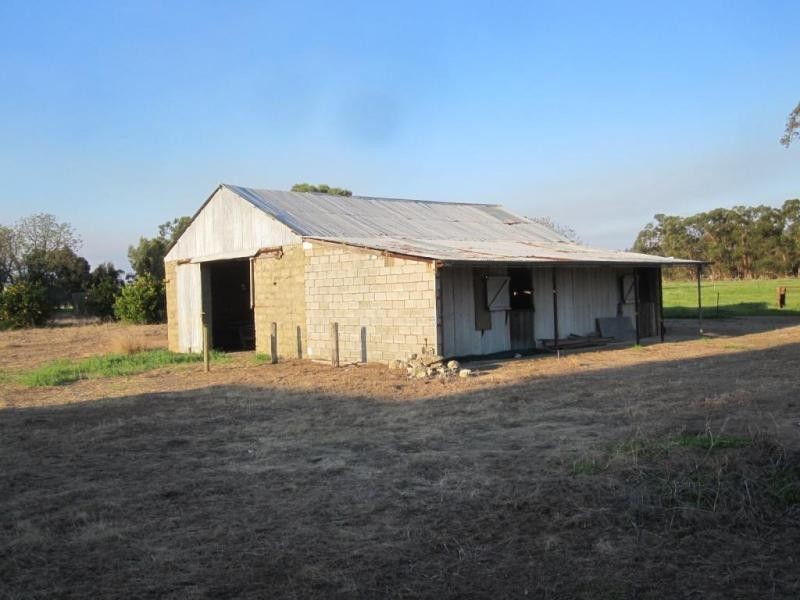 77 Page Road, Keysbrook WA 6126