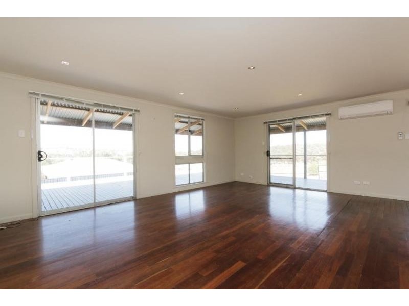 10 Dunmall Drive, Wandering WA 6308