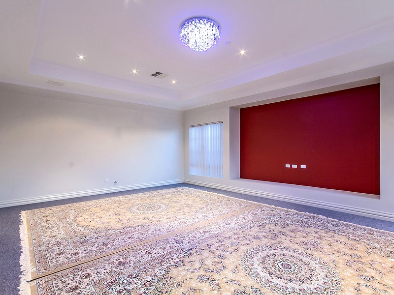 1 Carmine Close, Southern River WA 6110