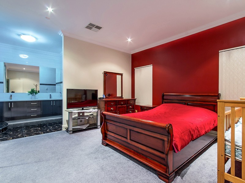 1 Carmine Close, Southern River WA 6110