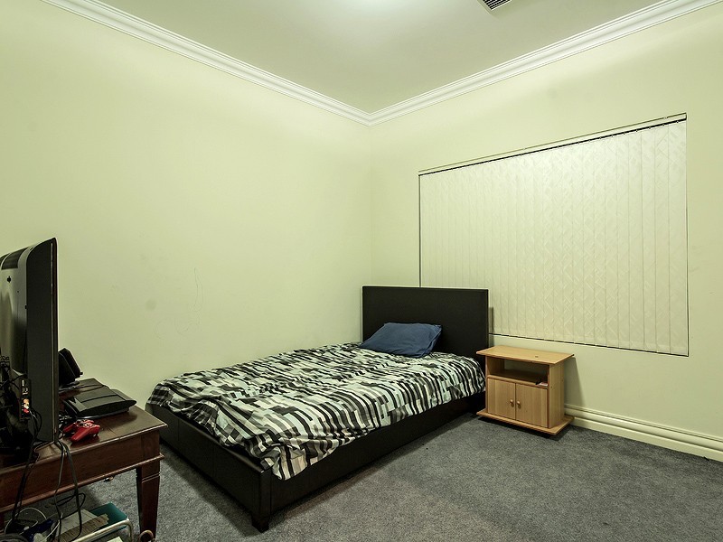 1 Carmine Close, Southern River WA 6110