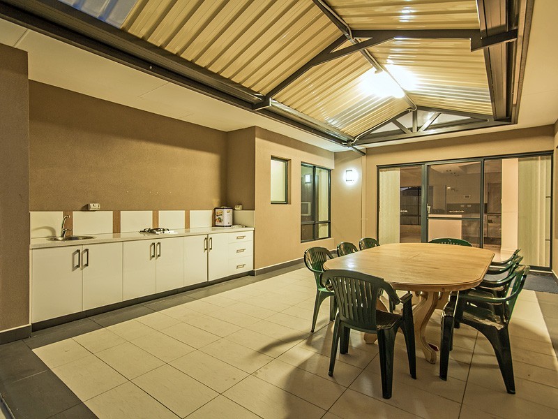 1 Carmine Close, Southern River WA 6110