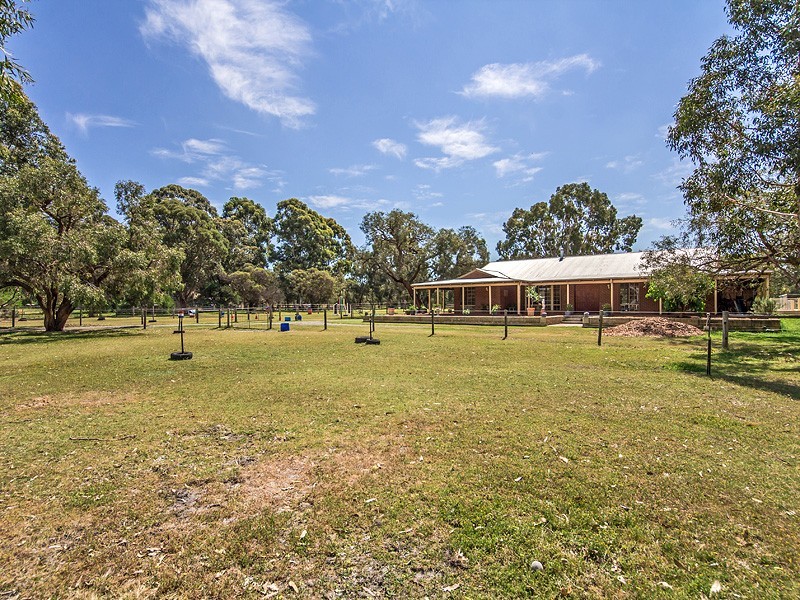 53 Craghill Way, Oakford WA 6121