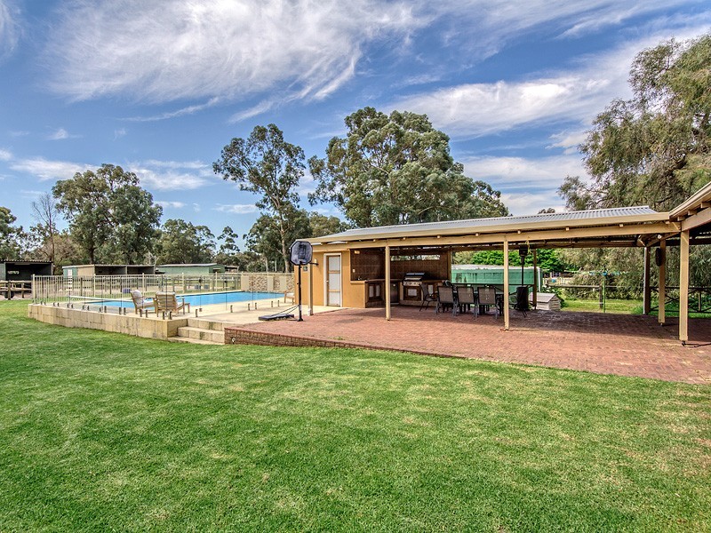 53 Craghill Way, Oakford WA 6121