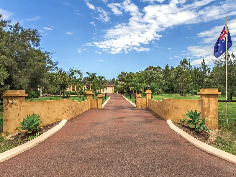 13 Egerton Drive, Serpentine WA 6125