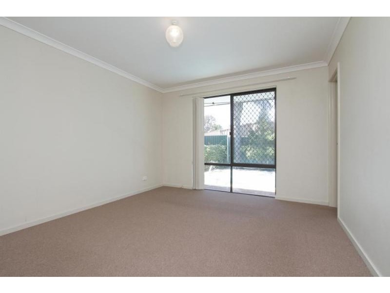 92 Brown Cr, Seville Grove WA 6112