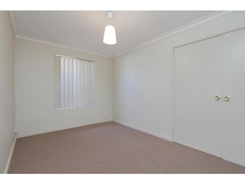 92 Brown Cr, Seville Grove WA 6112