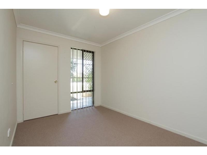 92 Brown Cr, Seville Grove WA 6112