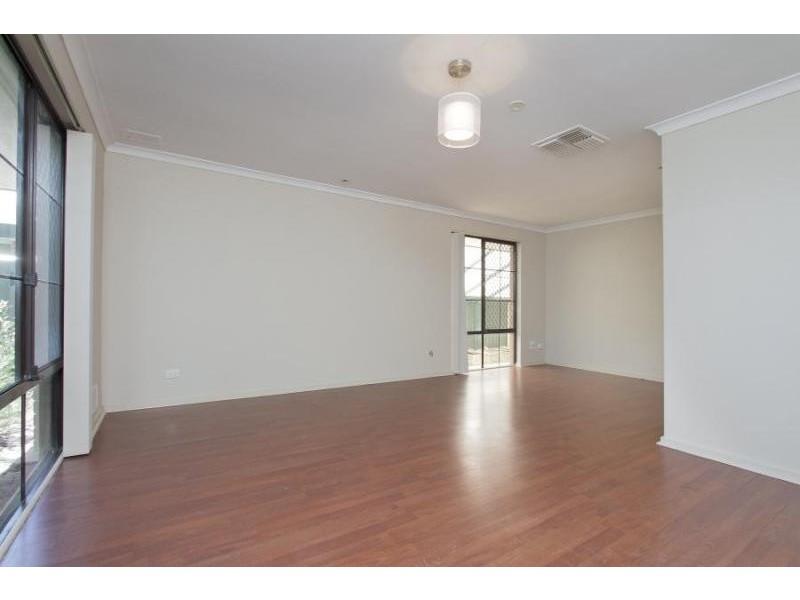 92 Brown Cr, Seville Grove WA 6112