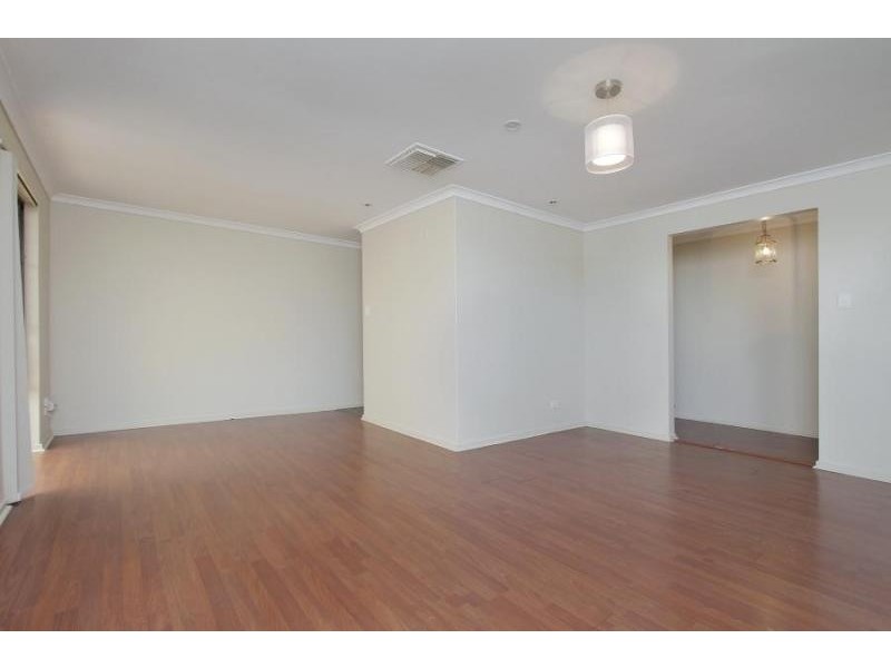 92 Brown Cr, Seville Grove WA 6112