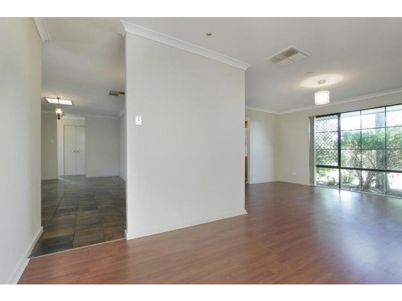 92 Brown Cr, Seville Grove WA 6112