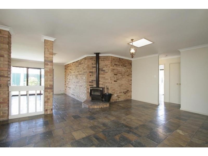 92 Brown Cr, Seville Grove WA 6112