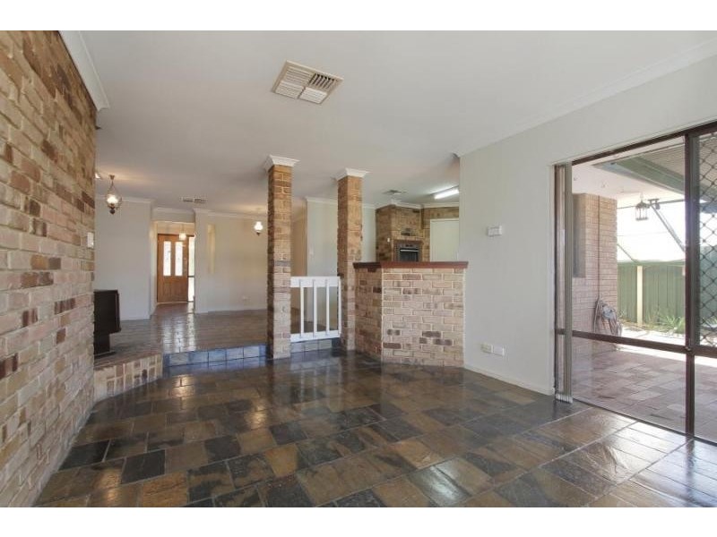 92 Brown Cr, Seville Grove WA 6112