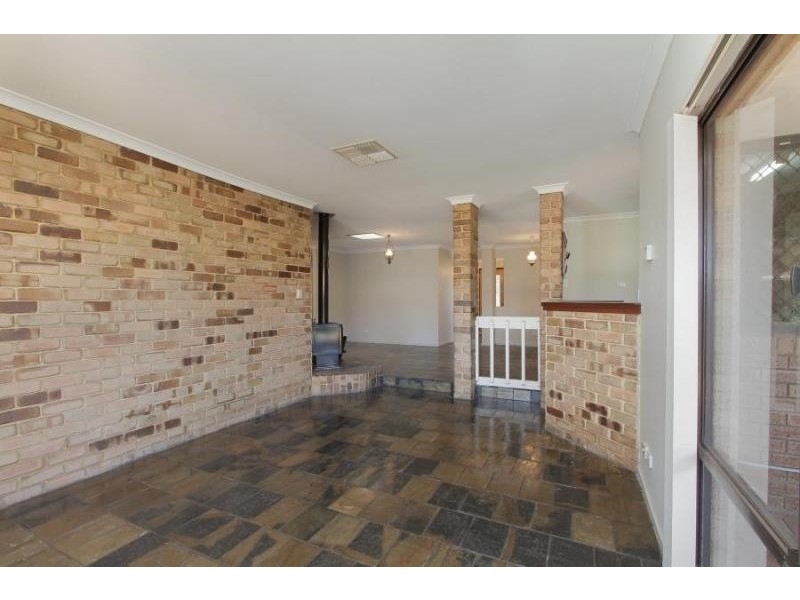 92 Brown Cr, Seville Grove WA 6112