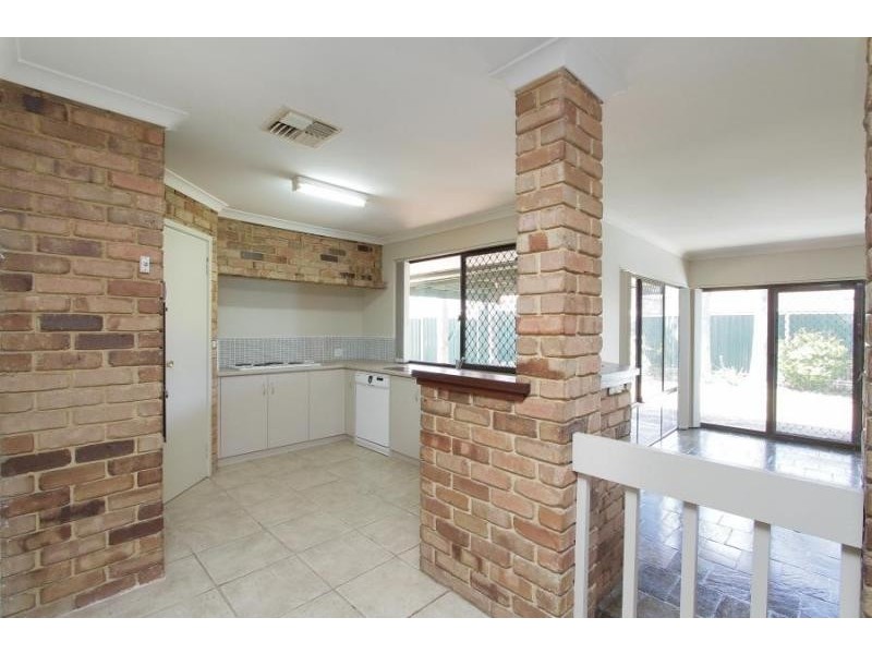 92 Brown Cr, Seville Grove WA 6112