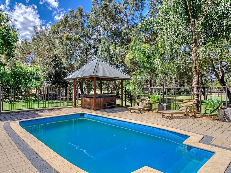 32 Windmill Avenue, Serpentine WA 6125