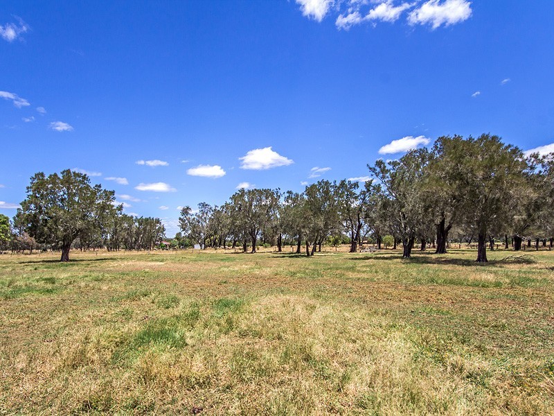 11 Lowlands Road, Mardella WA 6125