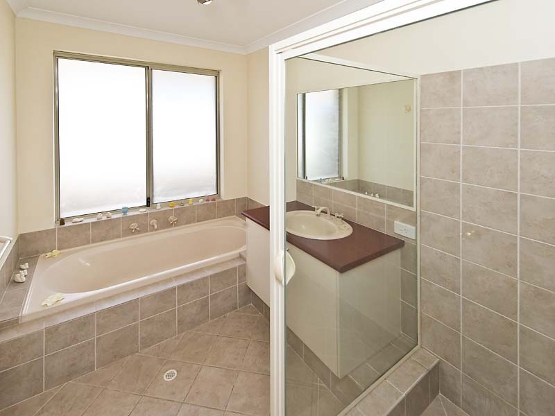 11 Hogan Place, Southern River WA 6110