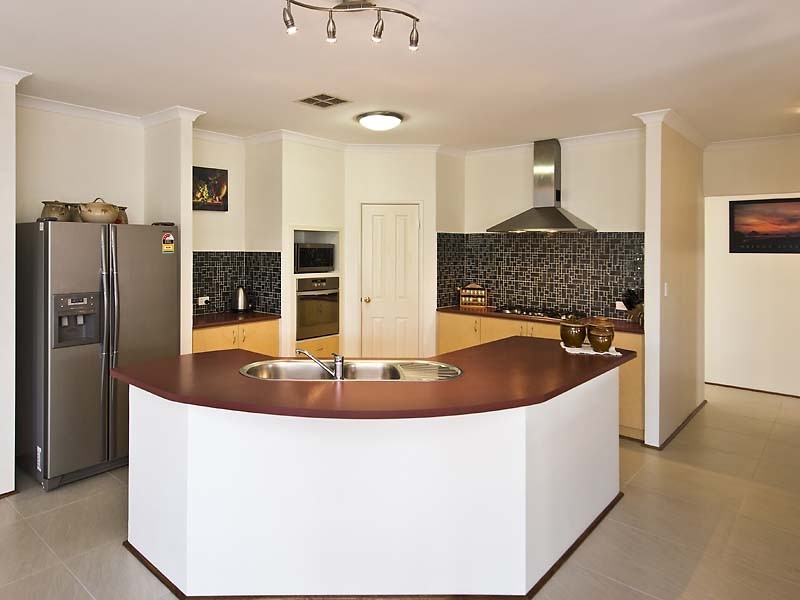 11 Hogan Place, Southern River WA 6110