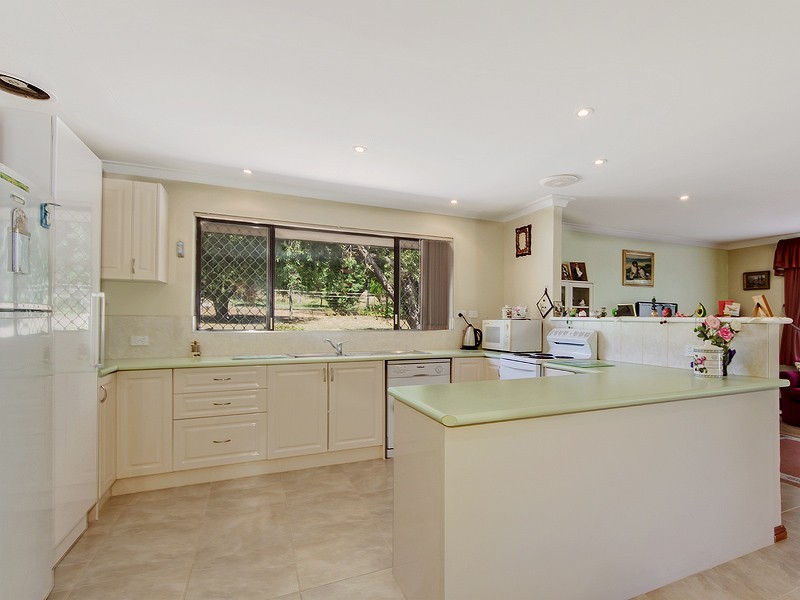 70 Linton Street, Byford WA 6122