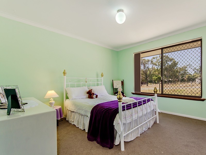70 Linton Street, Byford WA 6122