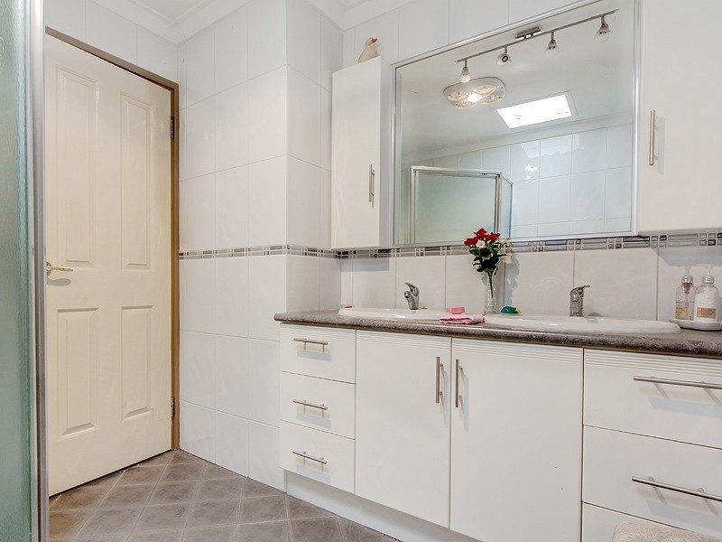 70 Linton Street, Byford WA 6122
