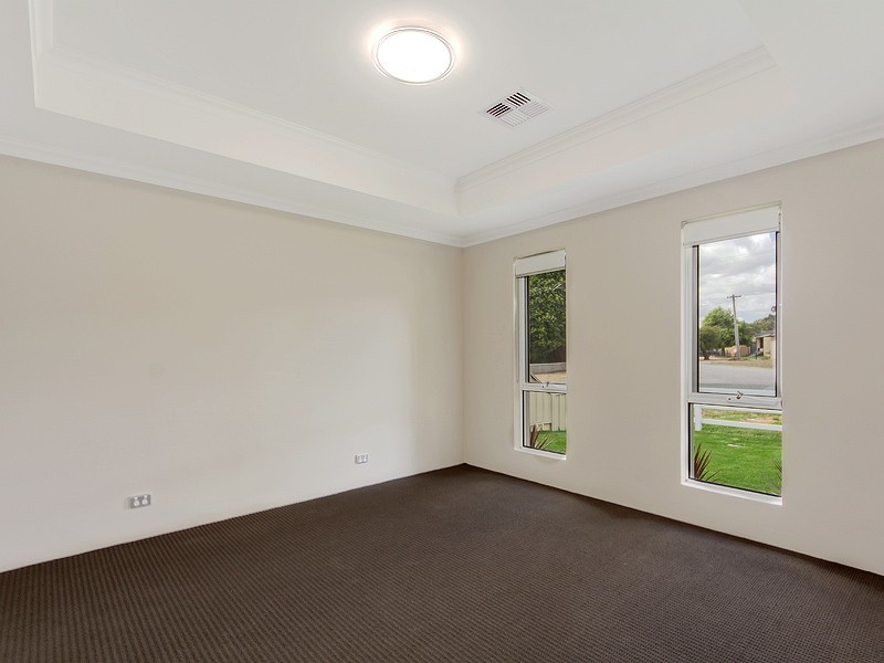 25A North Crescent, Byford WA 6122