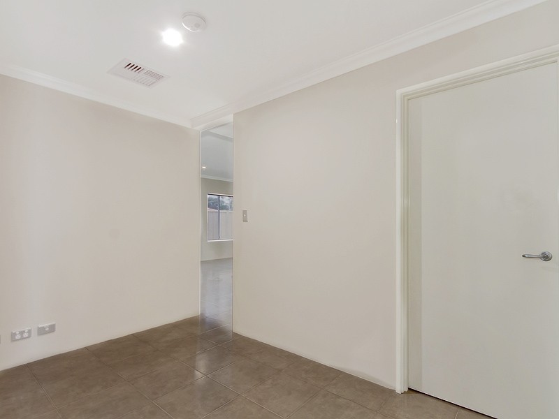 25A North Crescent, Byford WA 6122