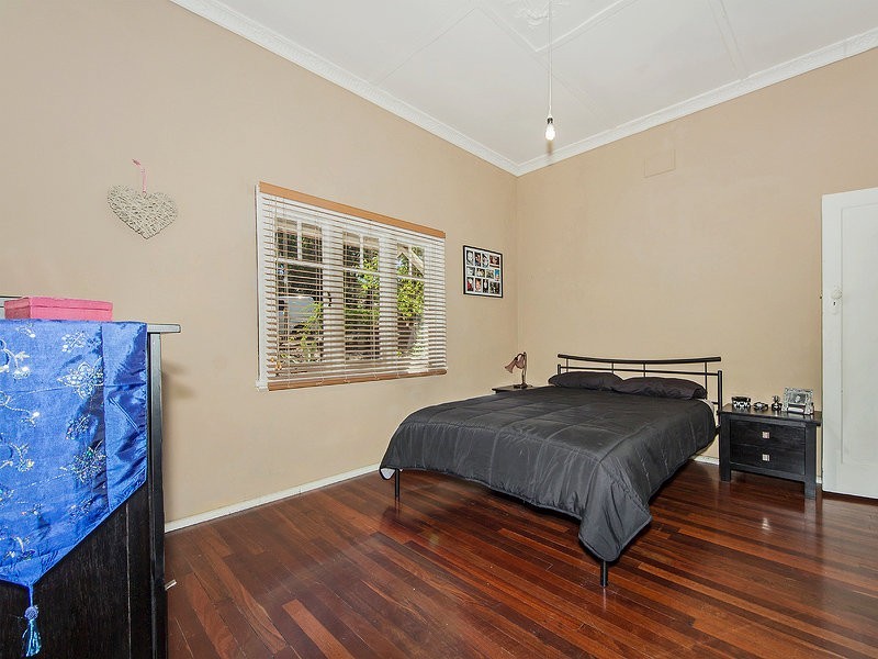 63 Connell Ave, Martin WA 6110