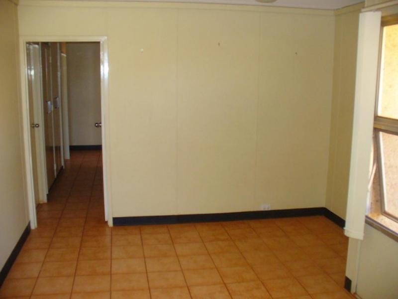 27 Jabberup Crescent, Newman WA 6753