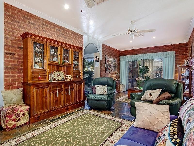 31 Onyx Road, Mount Richon WA 6112