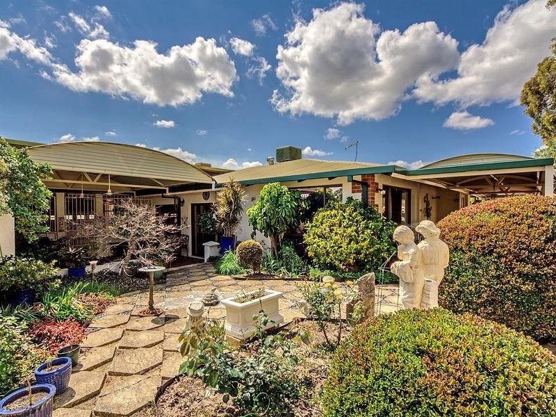 31 Onyx Road, Mount Richon WA 6112
