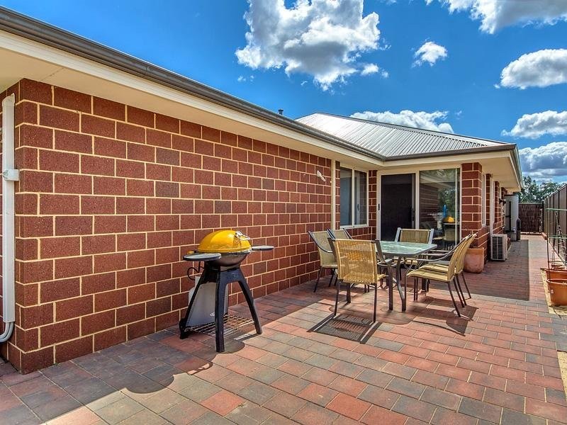 76 Mead St, Byford WA 6122