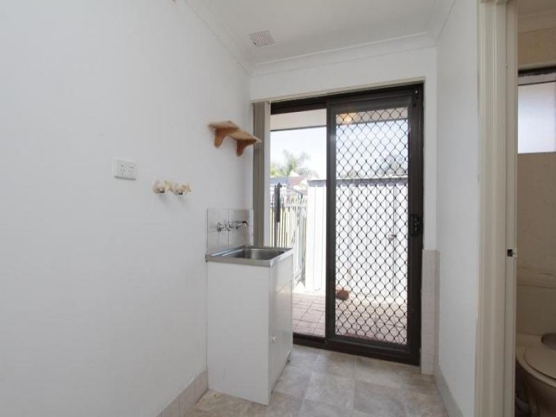 92 Brown Cr, Seville Grove WA 6112