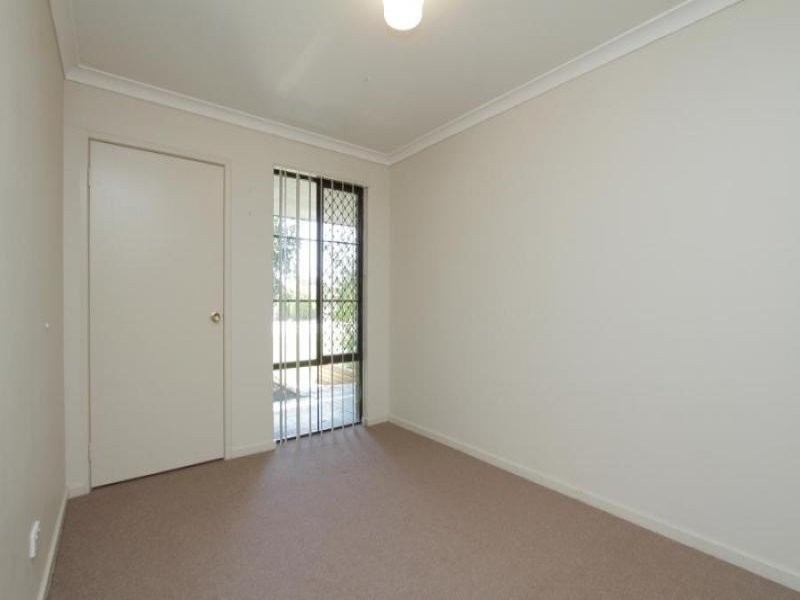 92 Brown Cr, Seville Grove WA 6112