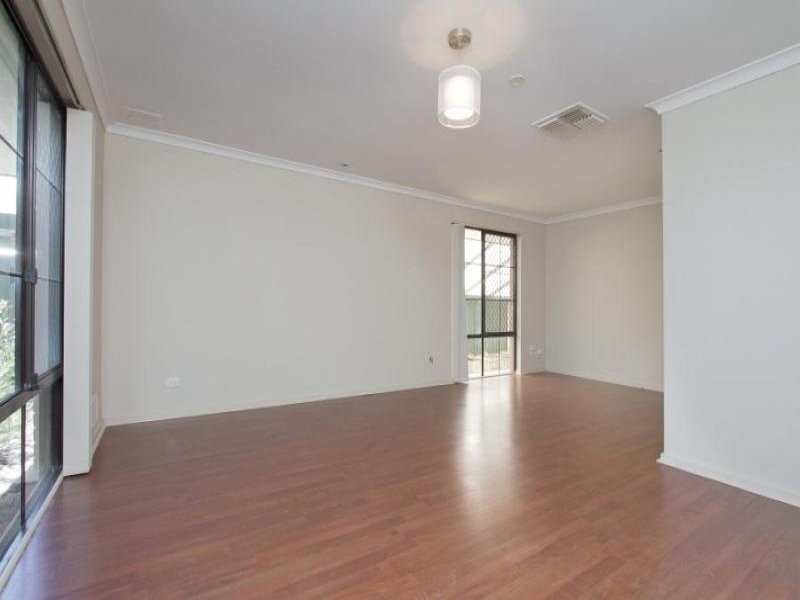 92 Brown Cr, Seville Grove WA 6112