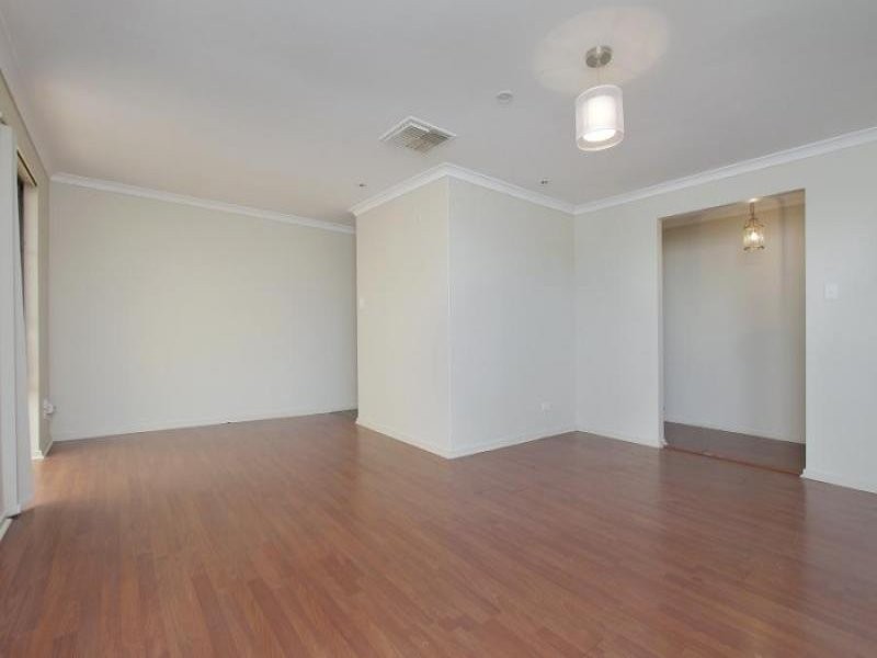 92 Brown Cr, Seville Grove WA 6112