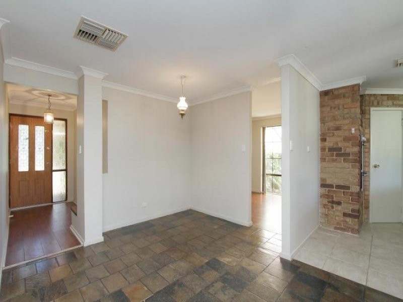 92 Brown Cr, Seville Grove WA 6112