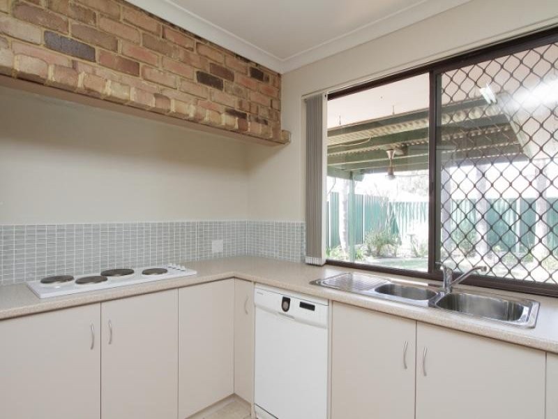 92 Brown Cr, Seville Grove WA 6112