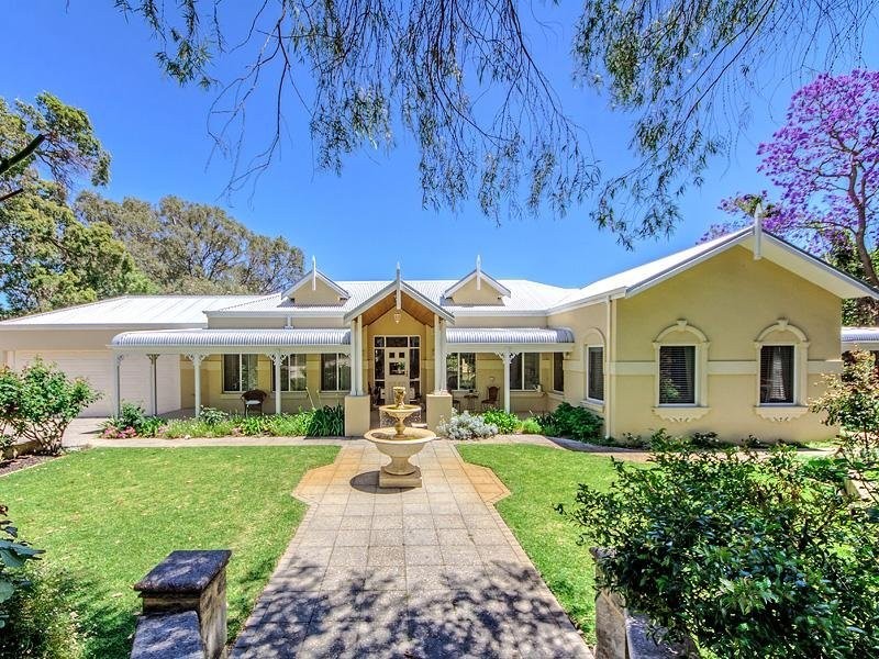 125 Connell Ave, Martin WA 6110