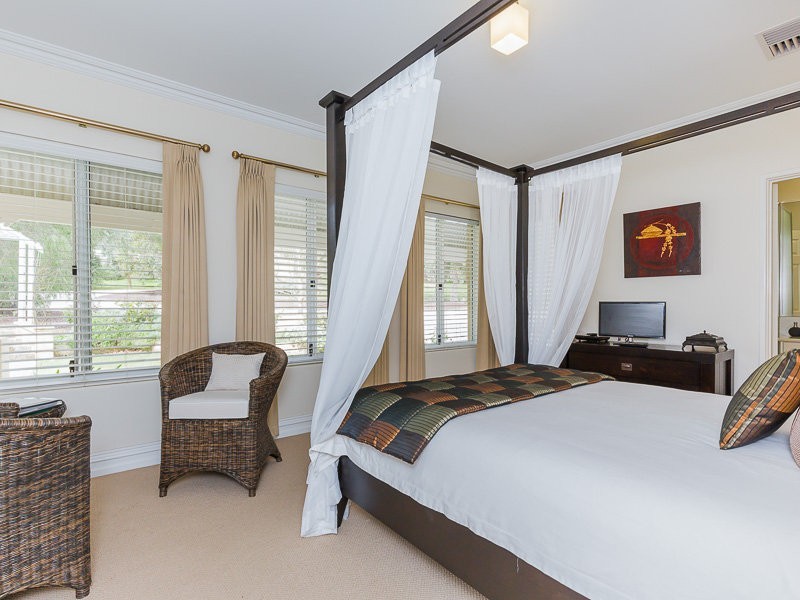 125 Connell Ave, Martin WA 6110