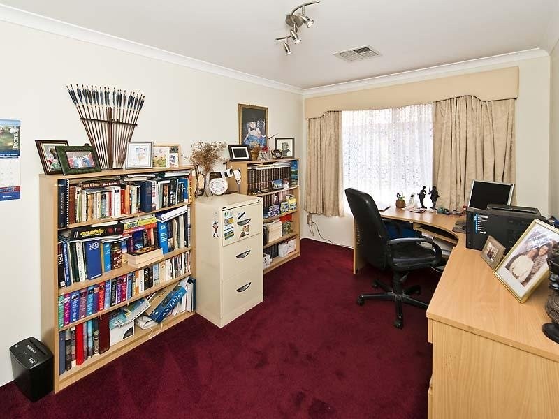 11 Hogan Place, Southern River WA 6110