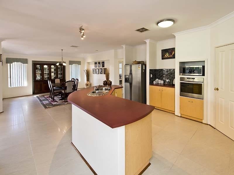 11 Hogan Place, Southern River WA 6110