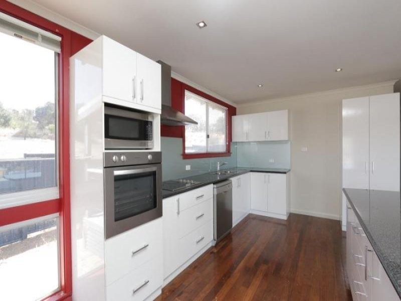 10 Dunmall Drive, Wandering WA 6308