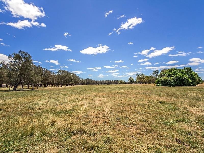 11 Lowlands Road, Mardella WA 6125