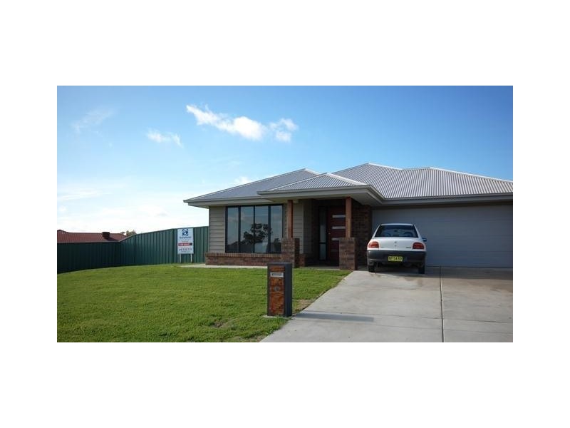 37 Melaleuca Dve, Forest Hill NSW 2651