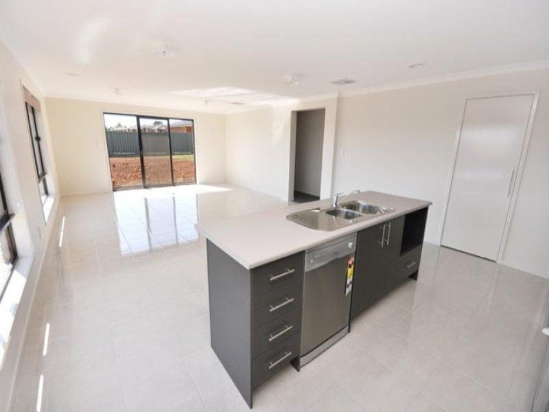 37 Melaleuca Dve, Forest Hill NSW 2651